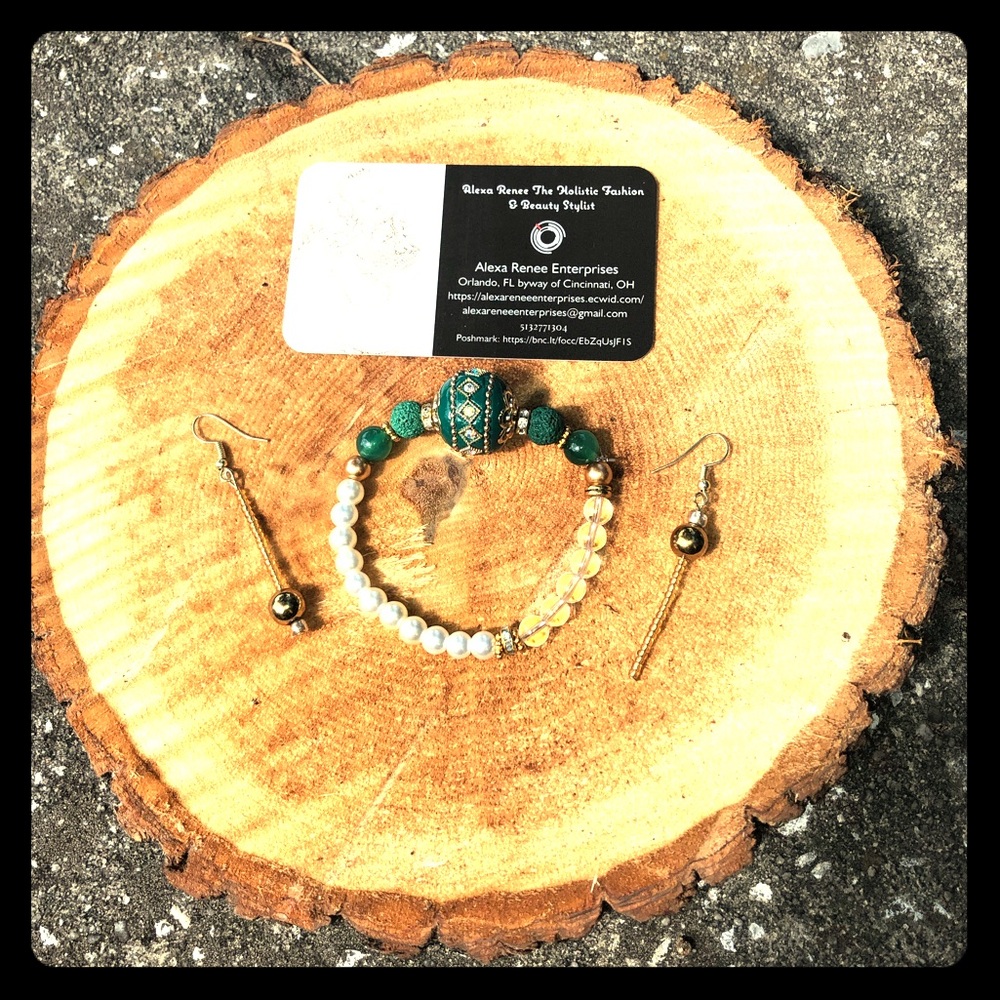 Queendom Come- The Queen’s Diffusing Bracelet